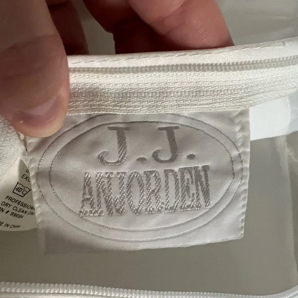 Elegant White Girl’s First Communion Dress - Picture 7 of 8